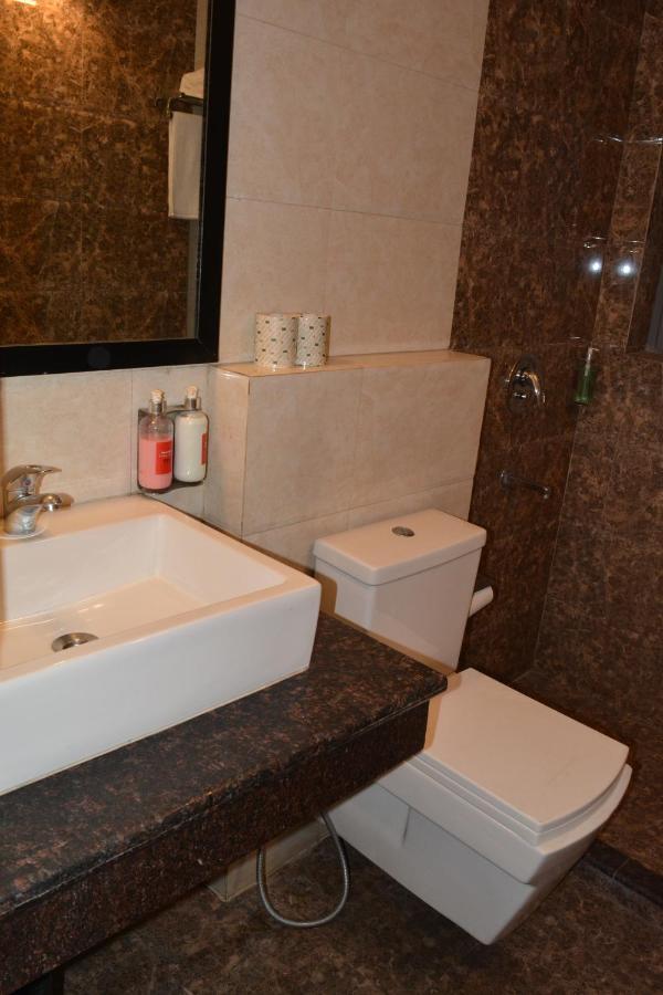 Hotel Jageer Palace New Delhi Buitenkant foto